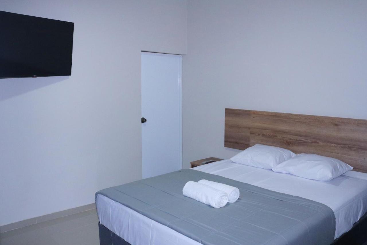 Hotel Kusnaya Пиура Екстериор снимка
