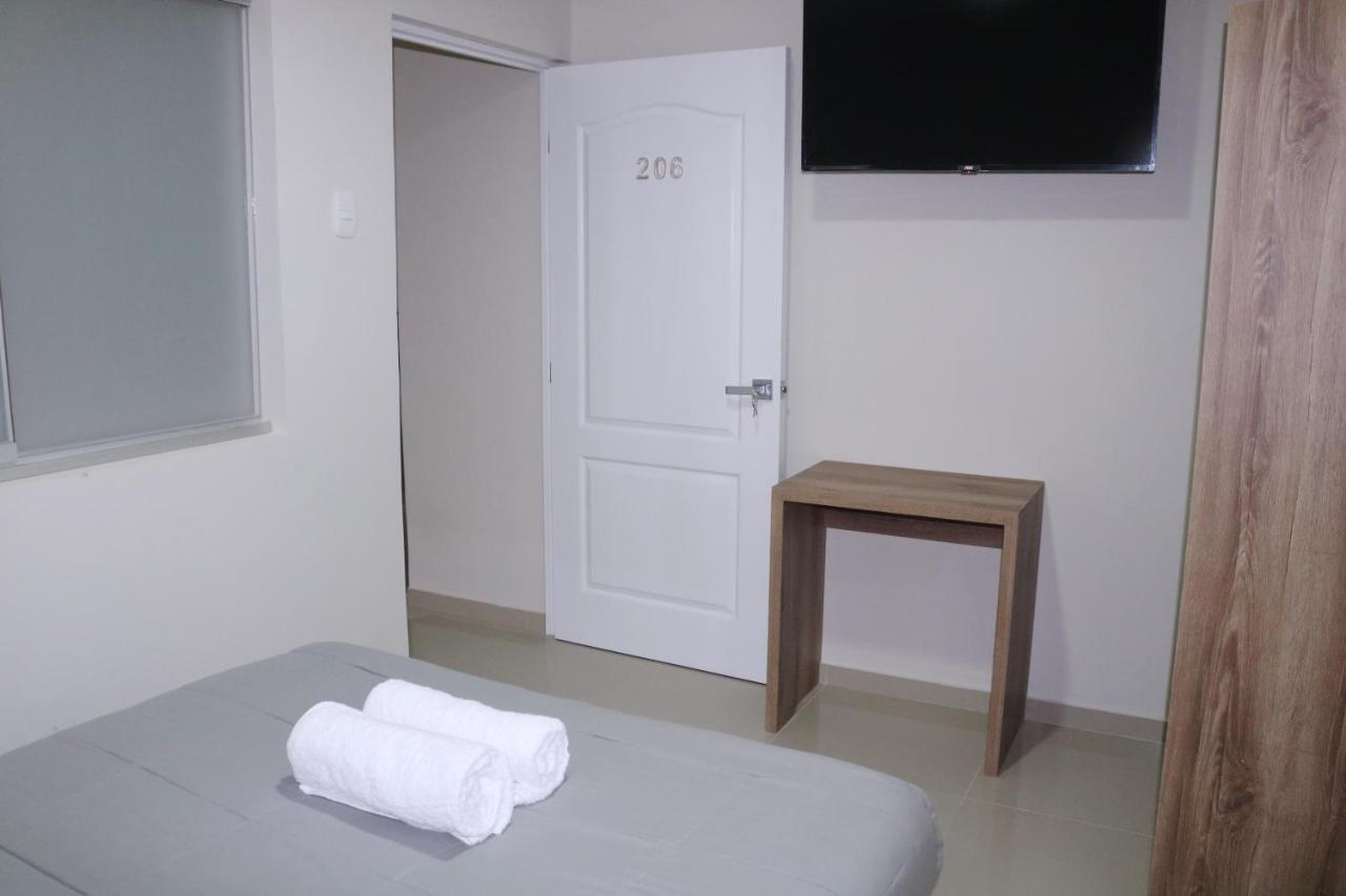 Hotel Kusnaya Пиура Екстериор снимка
