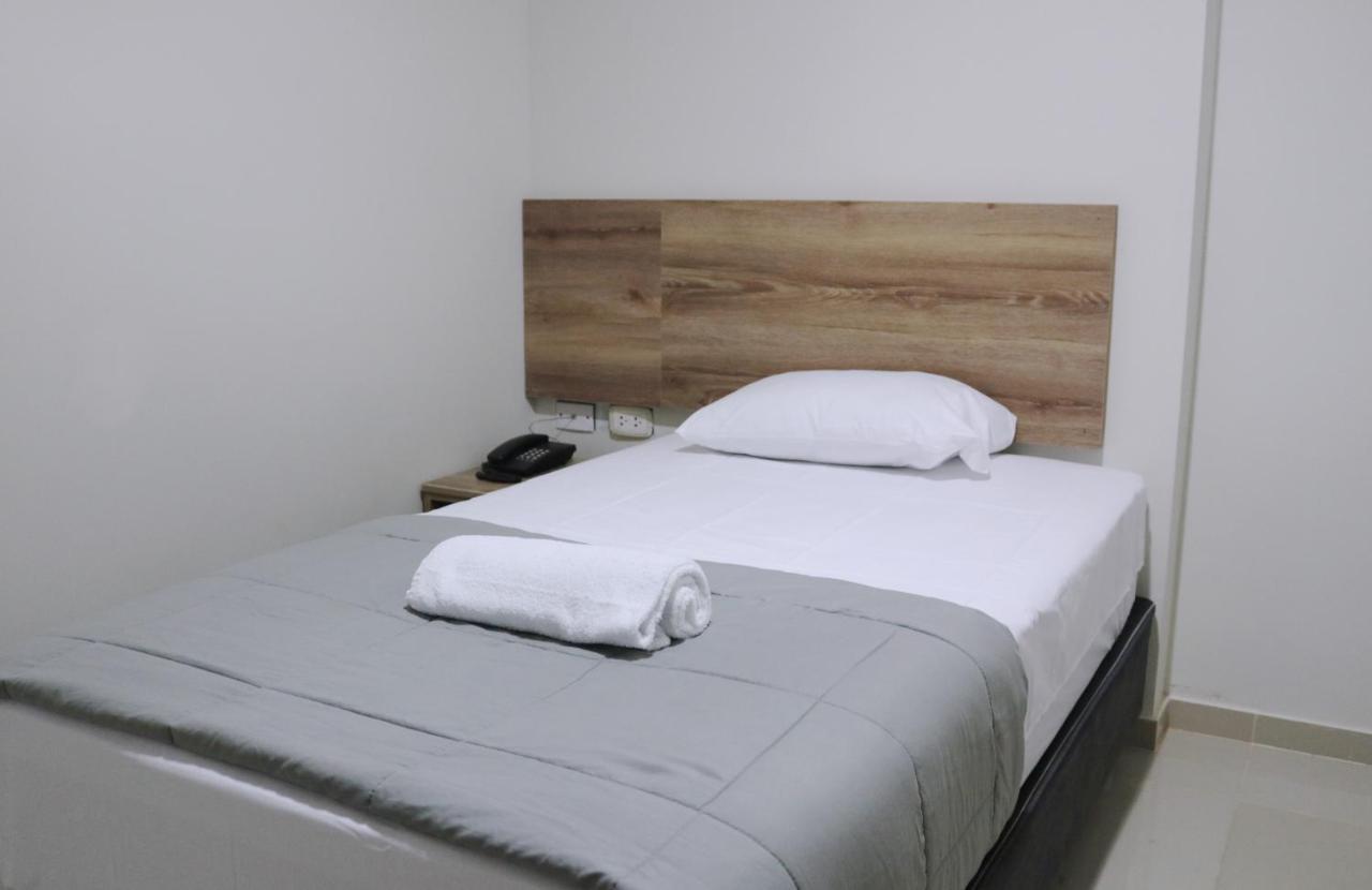 Hotel Kusnaya Пиура Екстериор снимка